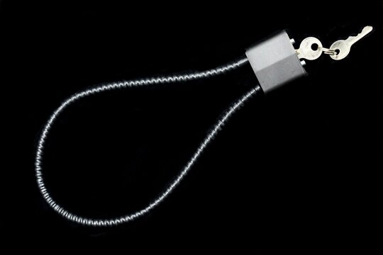 Cable type gun lock for safety 