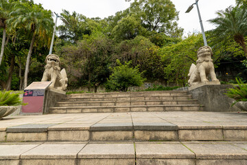 Fototapeta premium Lush Green Hiking Path on Section 5 of the Taipei Grand Trail in Neihu, Taiwan
