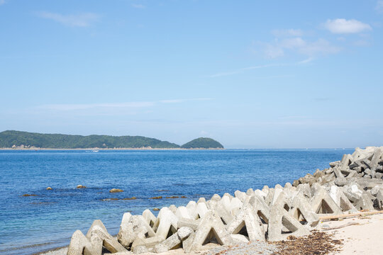 淡嶋神社横の海