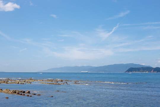淡嶋神社横の海