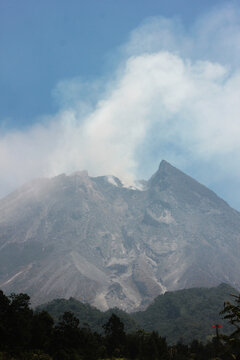 close up photo of merapi volcano's crater