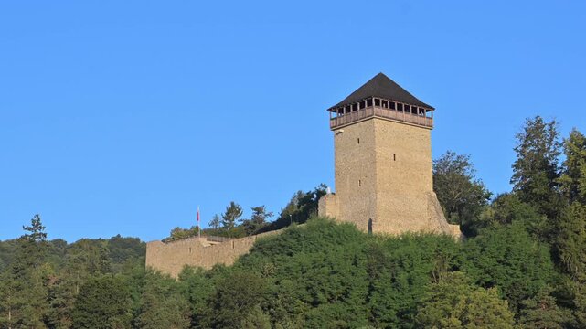 Baszta Zamek, Muszyna widok og&oacute;lny, lato.