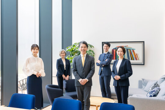 ビジネス　チーム　会社　ポートレート