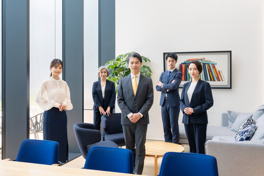 ビジネス　チーム　会社　ポートレート