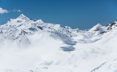 Obraz premium Panoramic view of the Caucasus mountains