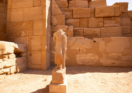 Historical monuments of Luxor, karnak temple, statues and columns in ancient buildings, Egypt