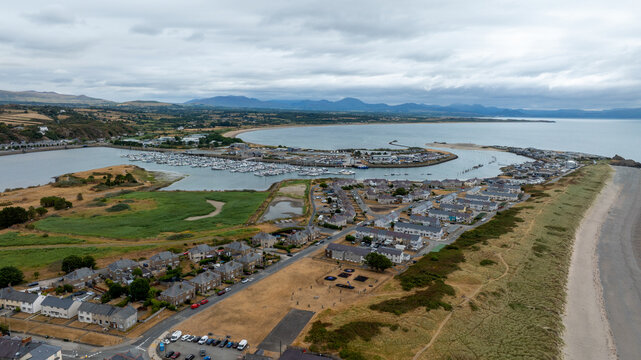 Aerial photo of Pwllheli. Pwllheli is a market town and community on the Llŷn Peninsula in Gwynedd, north-west Wales. It had a population Pwllheli is the place where Plaid Cymru was found