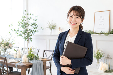 Obraz premium アジア人女性ウェディングプランナー03
