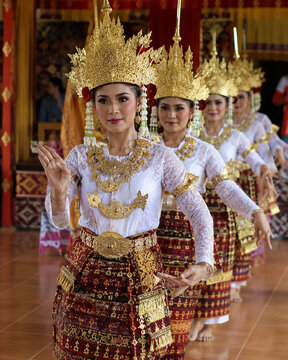 Traditional Sigeh Penguten Dance Performance in Lampung, Indonesia
