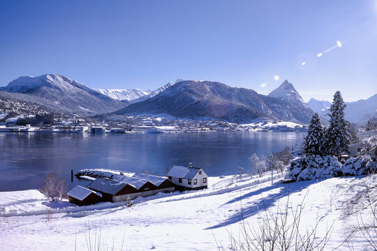 Vinter in Sykkylven, Sunnm&aelig;re, Norway