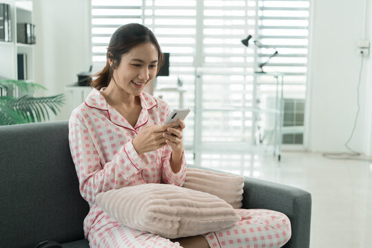 Woman enjoying life at home, promoting healthy eating, wellness, and a balanced lifestyle. Concept of natural nutrition, mindfulness, and modern healthy living.
