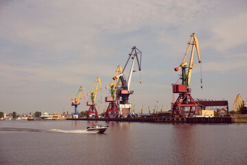 Naklejka premium The factory is located on the riverbank.