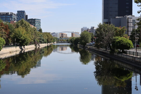 Picturesque Dambovita River Flowing Through Bucharest