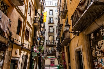 Barcelona, uliczka, budynek © Zbigniew