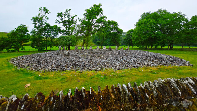 Temple Wood site with southern circle in foreground. Temple Wood, also called Half Moon Wood, is an ancient site located in Kilmartin Glen, near Kintyre, Argyll, Scotland