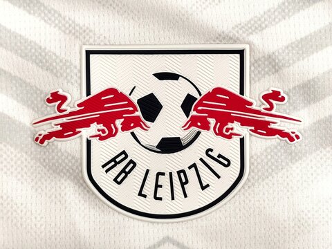 Photo of the football emblem of RB Leipzig on the 2025&ndash;2026 home kit. RasenBallsport Leipzig is a German professional football club based in Leipzig, Saxony. 