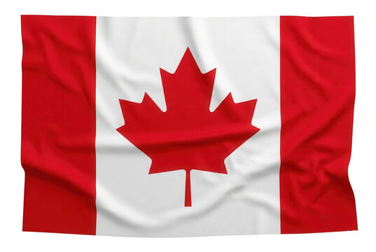 Bandera oficial de Canad&aacute; con su distintiva hoja de arce roja central sobre un fondo blanco y franjas laterales rojas, presentada con pliegues naturales y textura de tela sobre un fondo blanco puro.