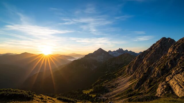 Mountain sunrise natural scenery, magnificent mountain sunrise delay