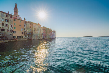 Die Altstadt in der kroatischen Stadt Rovinj auf der Halbinsel Istrien © kentauros