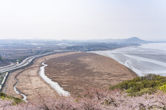 The Jayu Motorway (also called Jayu-ro, Freedom Road) is a major north&ndash;south arterial highway in South Korea. The Han River is a major river in South Korea. Odusan Unification Observatory, Paju 