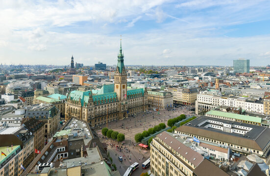 Germany, Hamburg, cityscape with city hall