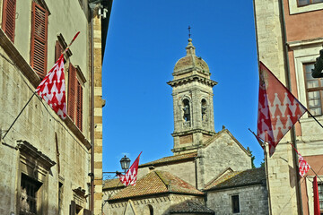 Obraz premium San Quirico d'Orcia, the Collegiate Church of Saints Quirico and Giulitta, Siena, Val d'Orcia, Tuscany, Italy