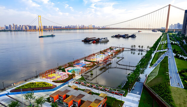 Yangsigang Yangtze River Waterfront Terrace and Recreation Park, Wuhan