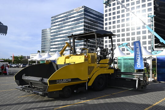 Sumitomo HA60 asphalt paver at Philconstruct in Pasay, Philippines