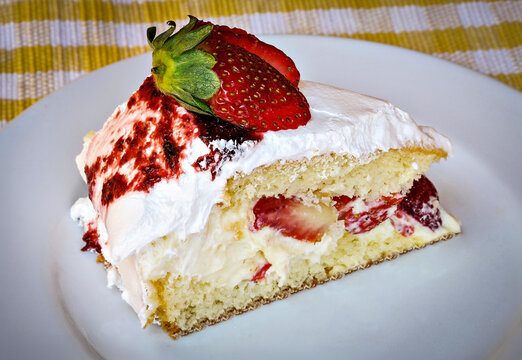 Fatia de bolo de morango