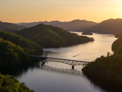 scenic view, mountain lake, tennessee