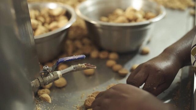 Processo de fabrica&ccedil;&atilde;o em massa de donuts e massas em f&aacute;brica de alimentos"