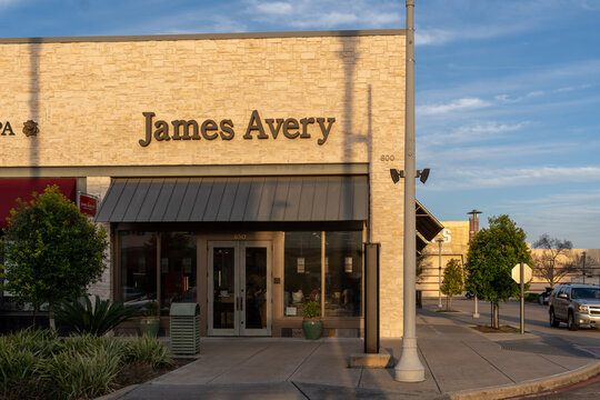 Pearland, Texas, USA - March 10, 2022: A James Avery Artisan Jewelry store in Pearland, Texas, USA. 