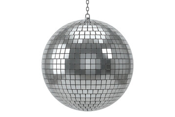 Obraz premium Eine glänzende Discokugel mit vielen kleinen quadratischen Spiegeln hängt an einer Metallkette vor einem rein weißen Hintergrund und erzeugt eine festliche Party-Atmosphäre für Veranstaltungen.