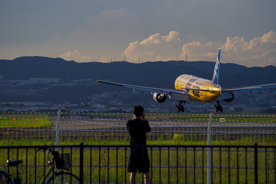 全日本空輸 ANA、 Boeing 777-200ER JA743A 、 STARWARS C-3PO ANA JET