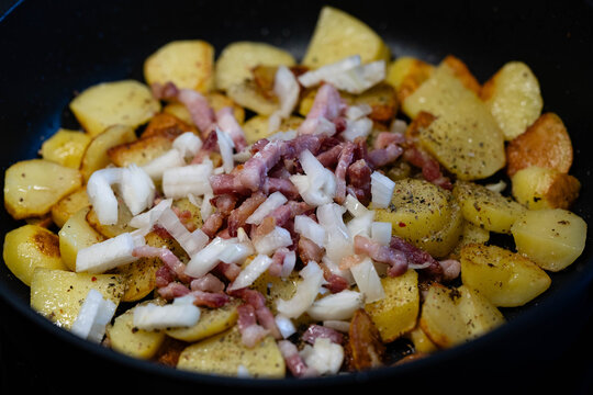 Bratkartoffeln mit Kr&auml;utern und Gew&uuml;rzen