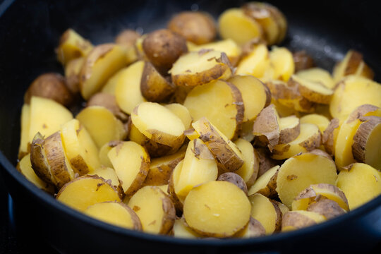 Bratkartoffeln mit Kr&auml;utern und Gew&uuml;rzen