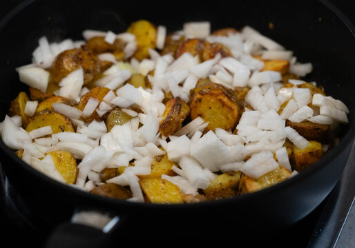 Bratkartoffeln mit Kr&auml;utern und Gew&uuml;rzen