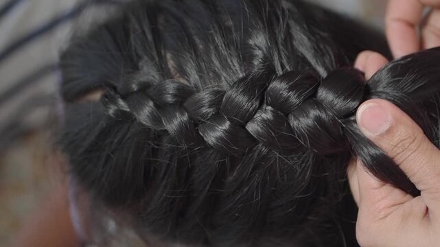 How to create a simple braid step by step