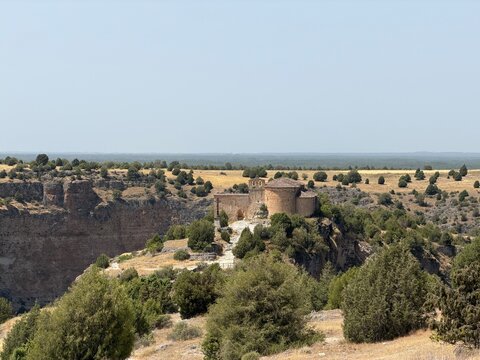 Ermita de san frutos church overlooking durat&oacute;n river gorges