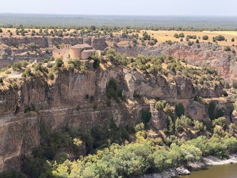 Hermitage of san frutos overlooking durat&oacute;n river canyon in segovia