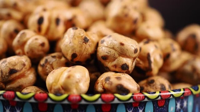 Health benefits of roasted grams in the market