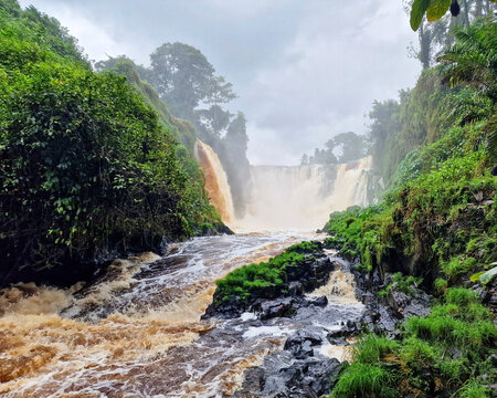 Chutes Kongou, also called the Koungou Falls, a massive cataract about 3.2 kilometres wide and up to 56 metres tall, located in Ivindo National Park in eastern Gabon