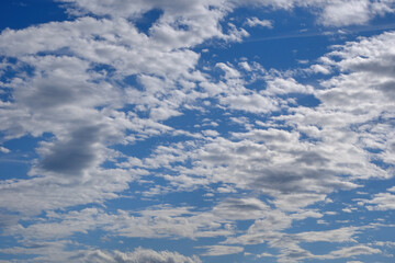 Obraz premium Wolken am blauen Himmel