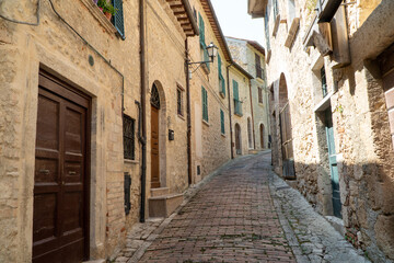 Obraz premium Europe, Italy, Abruzzo - Alley of Civitella del Tronto
