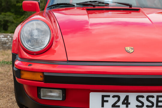 Photo of a Porsche 911 Carrera 3.2 Supersport from 1988