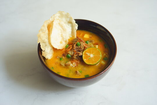 Bowl of soto tangkar 