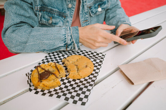Cookies and Mobile Phone
