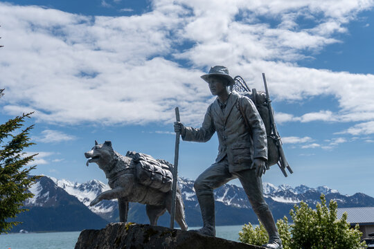 Seward, Alaska: Trail Blazers statue, early trailblazer prospector and his dog at Mile 0 of Iditarod Trail (Seward-to-Nome Trail). Iditarod National Historic Trail