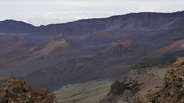 Overlook of Haleakalā National Park, the craters and volcanic cinder cones of the Haleakala volcano on the island of Maui, Hawaii. Also known as the East Maui Volcano.