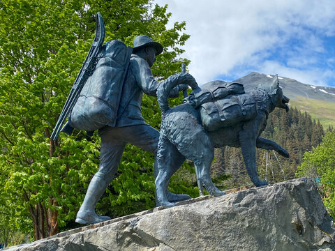 Seward, Alaska: Trail Blazers statue, early trailblazer prospector and his dog at Mile 0 of Iditarod Trail (Seward-to-Nome Trail). Iditarod National Historic Trail